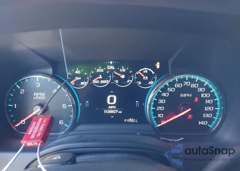 2018 Chevrolet Suburban K1500 Premier z USA, uszkodzony, nr VIN 1GNSKJKCXJR290901